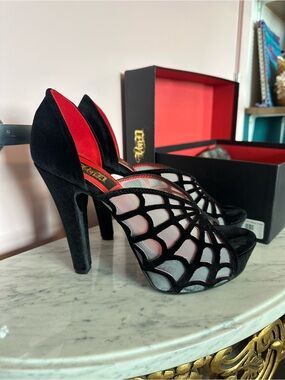Adele Vivid Black & Red Web-Detail High Heels Sandals 10.5 By Kat Von D